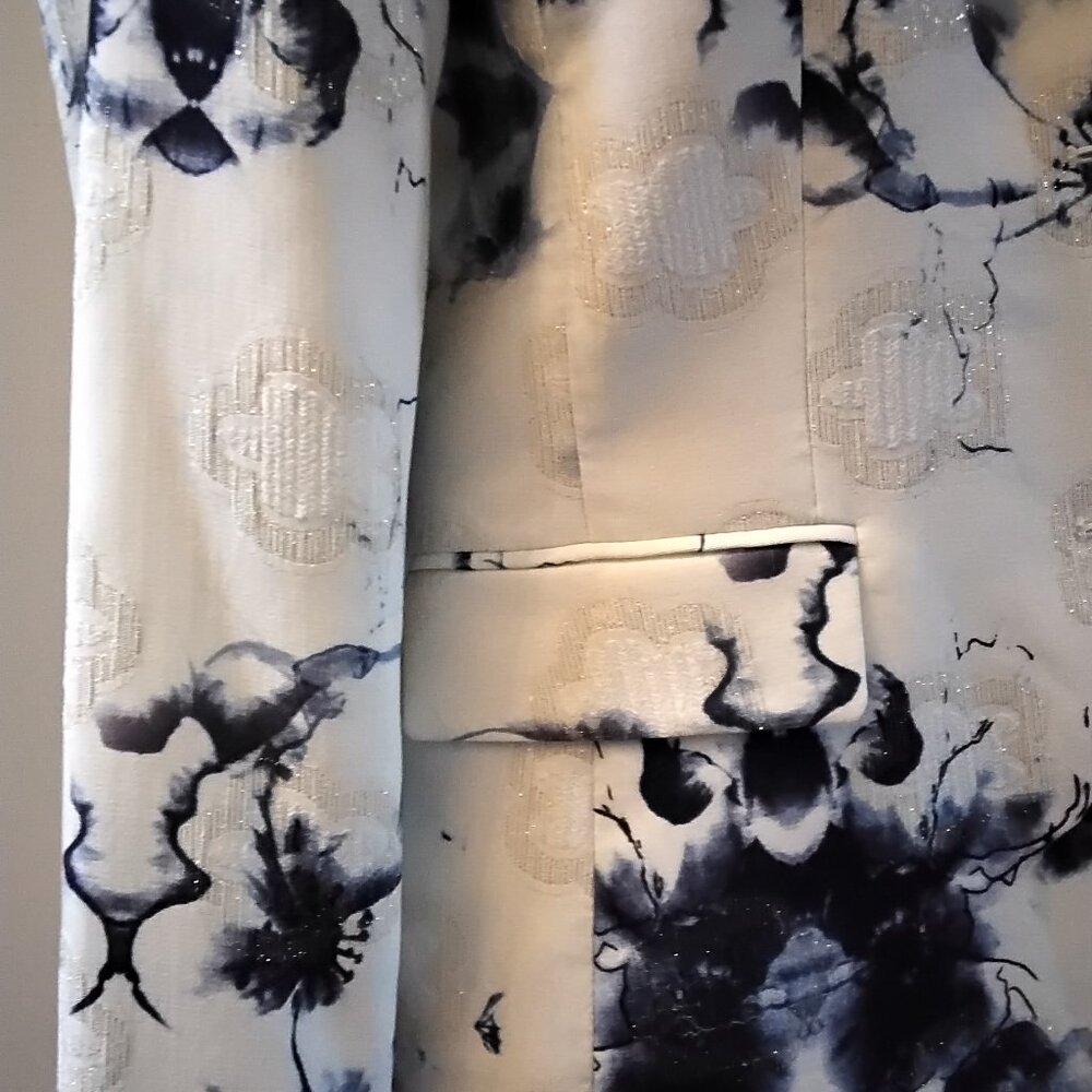 Ladies Tahari Floral Print Pant Suit - Picture 10 of 16